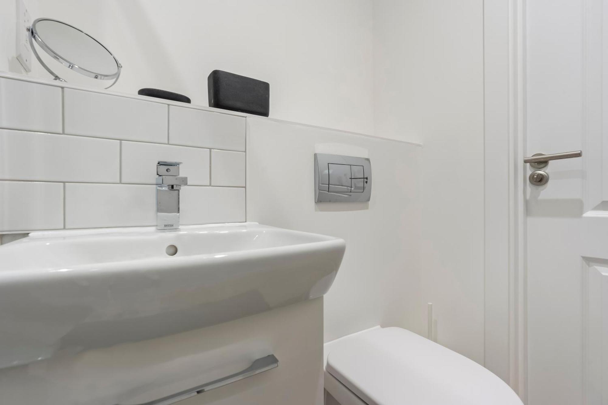 Evergreen Haven - Central 2Br - Free Parking W High Speed Wifi Бирмингам Екстериор снимка